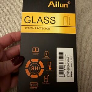Ailun Tempered Glass Screen Protector - Black